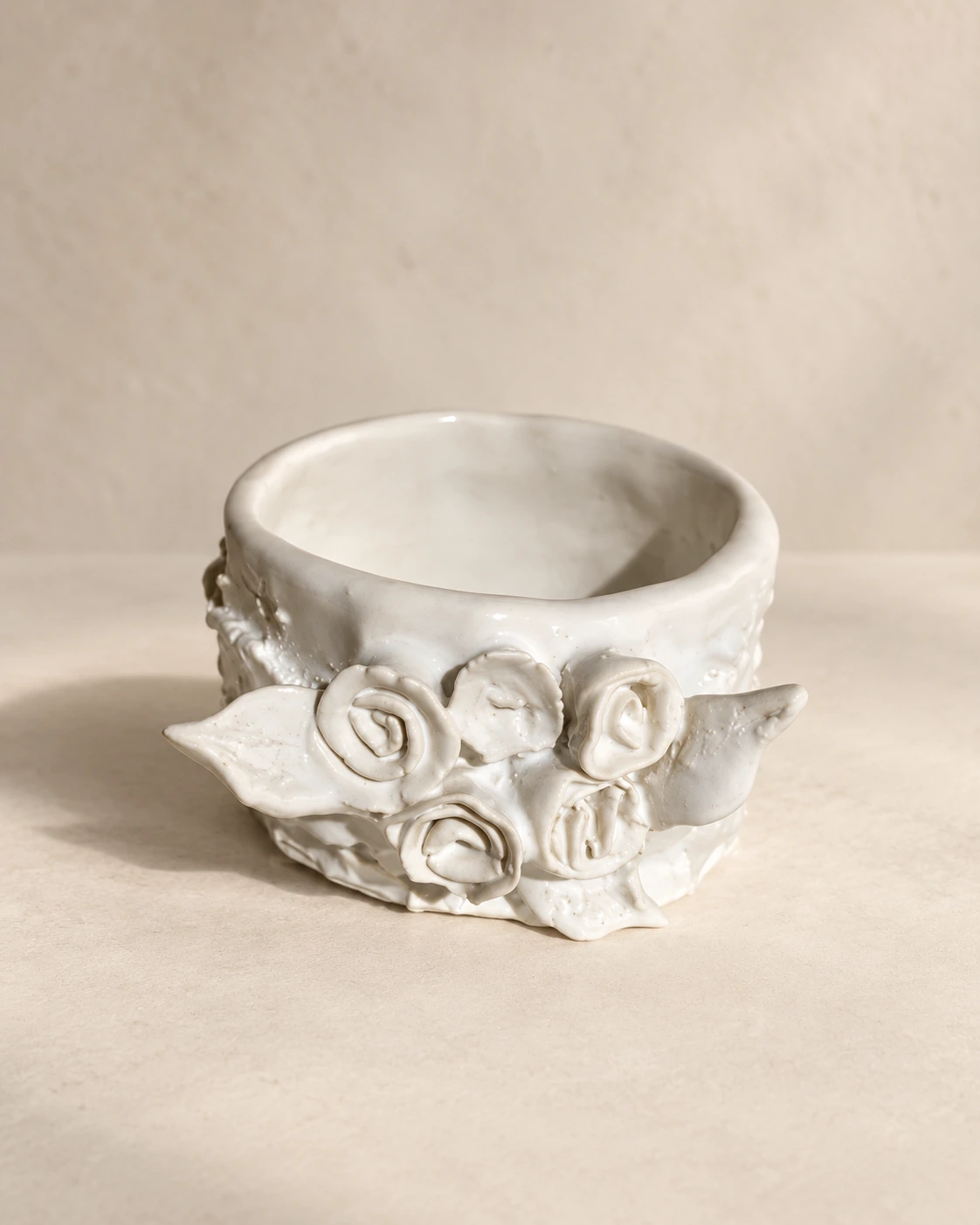 Contrapunto — glazed porcelain by Shristi Shrestha Demougeot